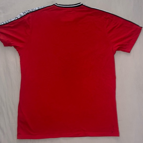 Men's Guess Red T-shirt - Picture 3 of 5
